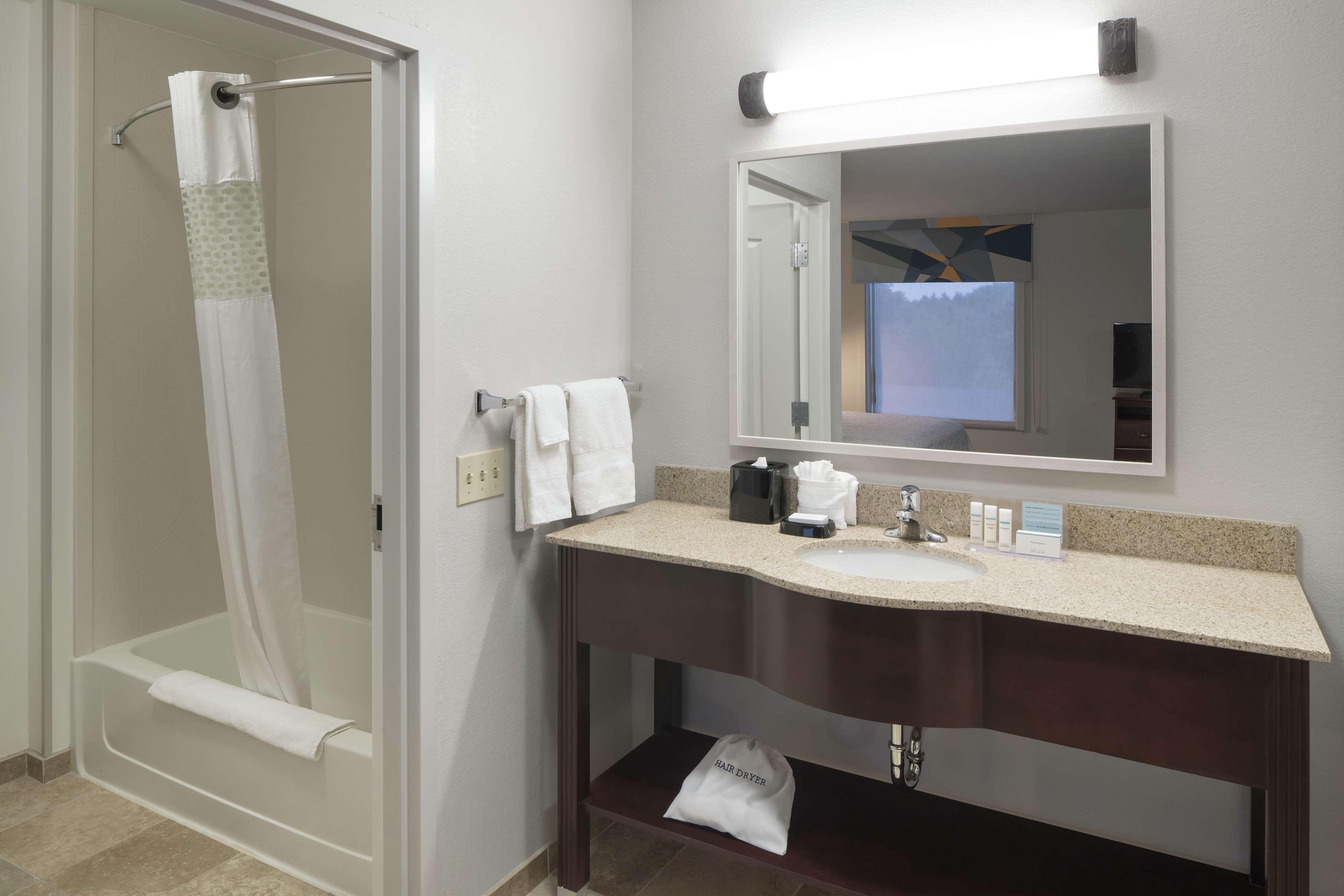 Hampton Inn & Suites Rochester-North Dış mekan fotoğraf
