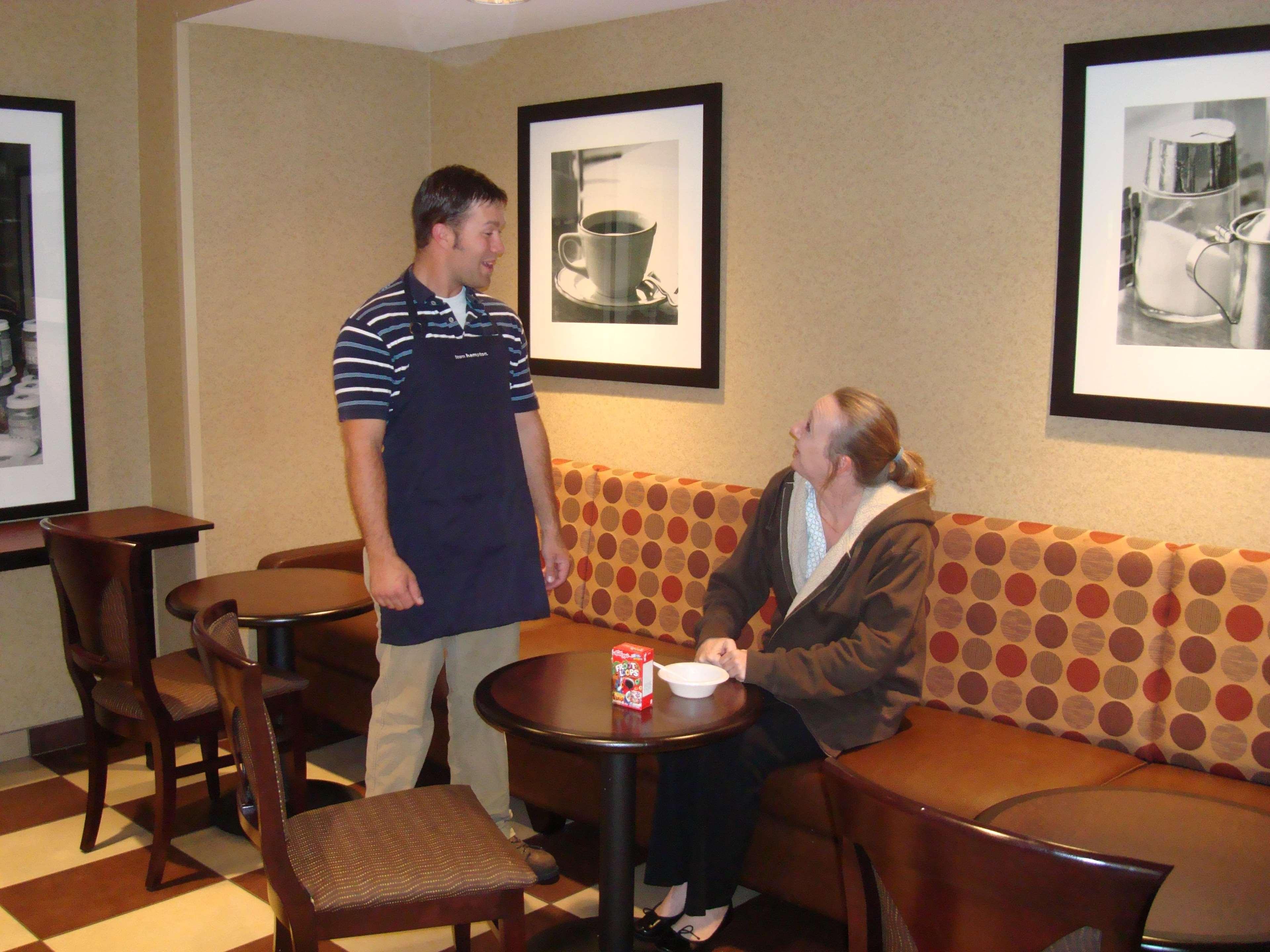 Hampton Inn & Suites Rochester-North Restoran fotoğraf