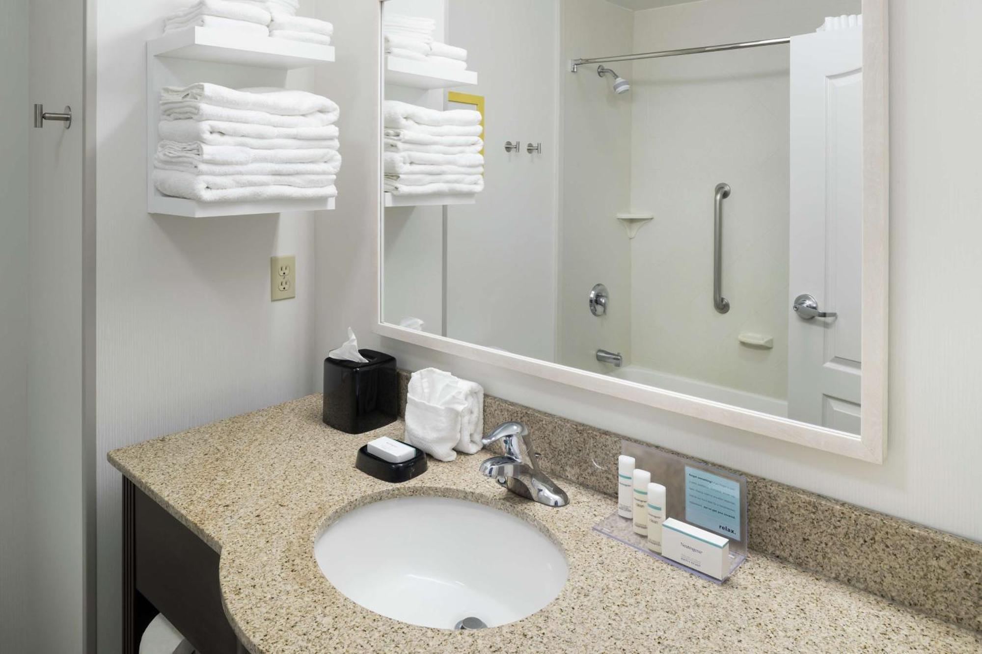 Hampton Inn & Suites Rochester-North Dış mekan fotoğraf